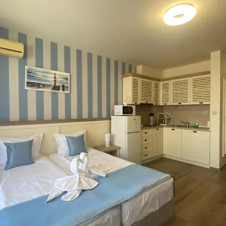 アパート Panorama Bay 20 Fancy スヴェティ・ヴラス